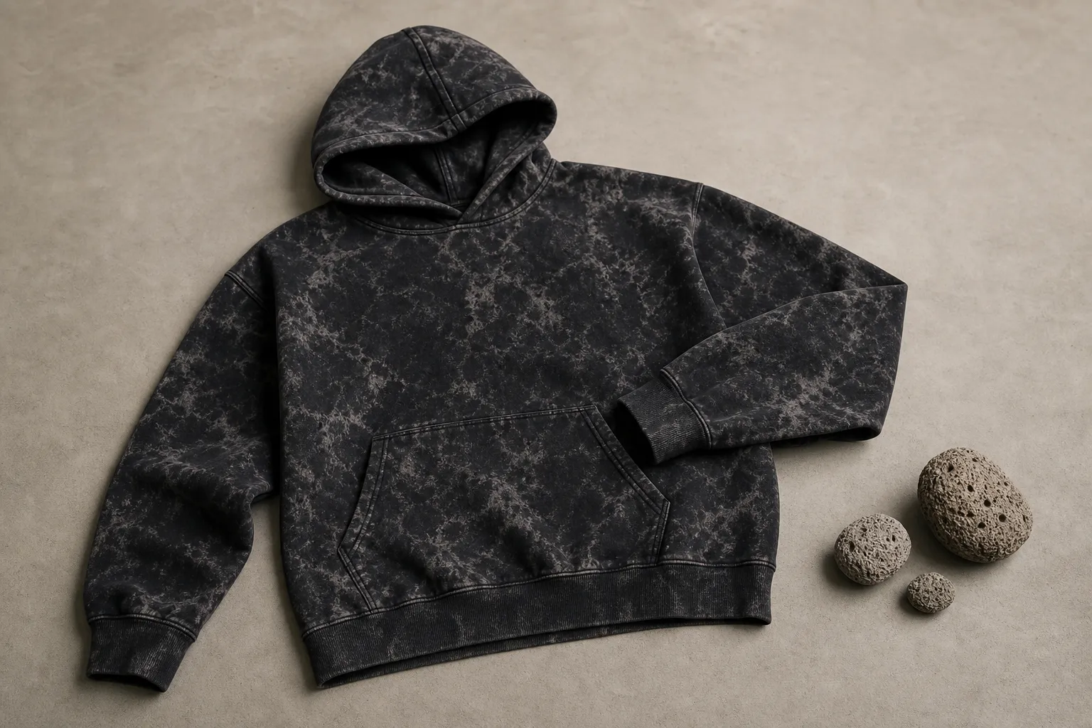 Acid Wash Beyond Denim: How the Effect Works on Hoodies and Tees